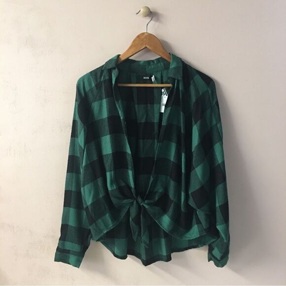 BDG Tops - Urban Outfitters BDG Hunter Green/Black Plaid Tie Front Flannel Shirt Size M NWT